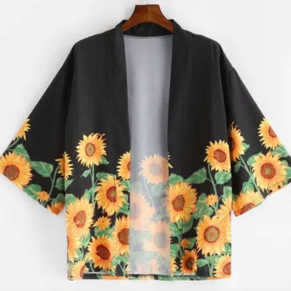 Zaful Black With Yellow Sunflower Accented Kimono 👘 Top Size Small
